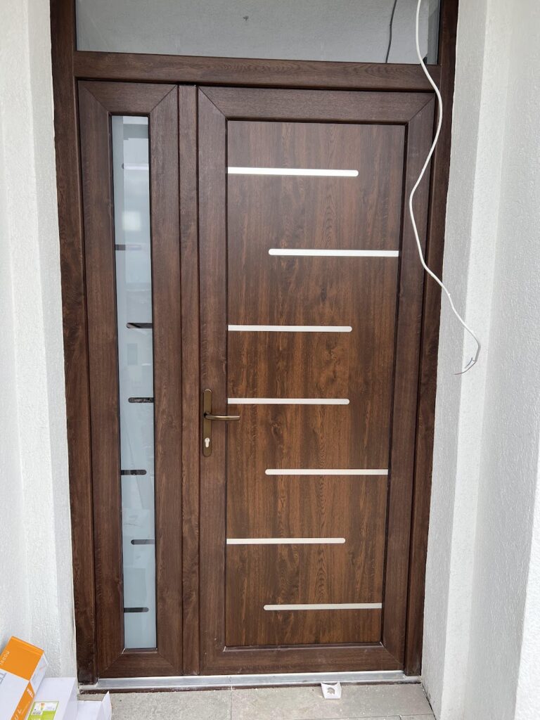 IMG_3426-768x1024 Siguranța locuinței: cum rulourile și ușile securizate protejează familia